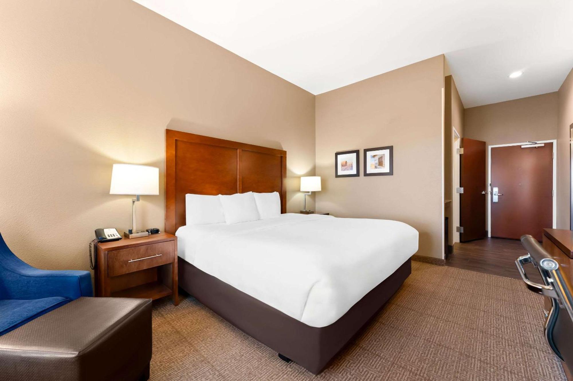 Comfort Inn & Suites Avera Southwest Sioux Falls Exterior photo